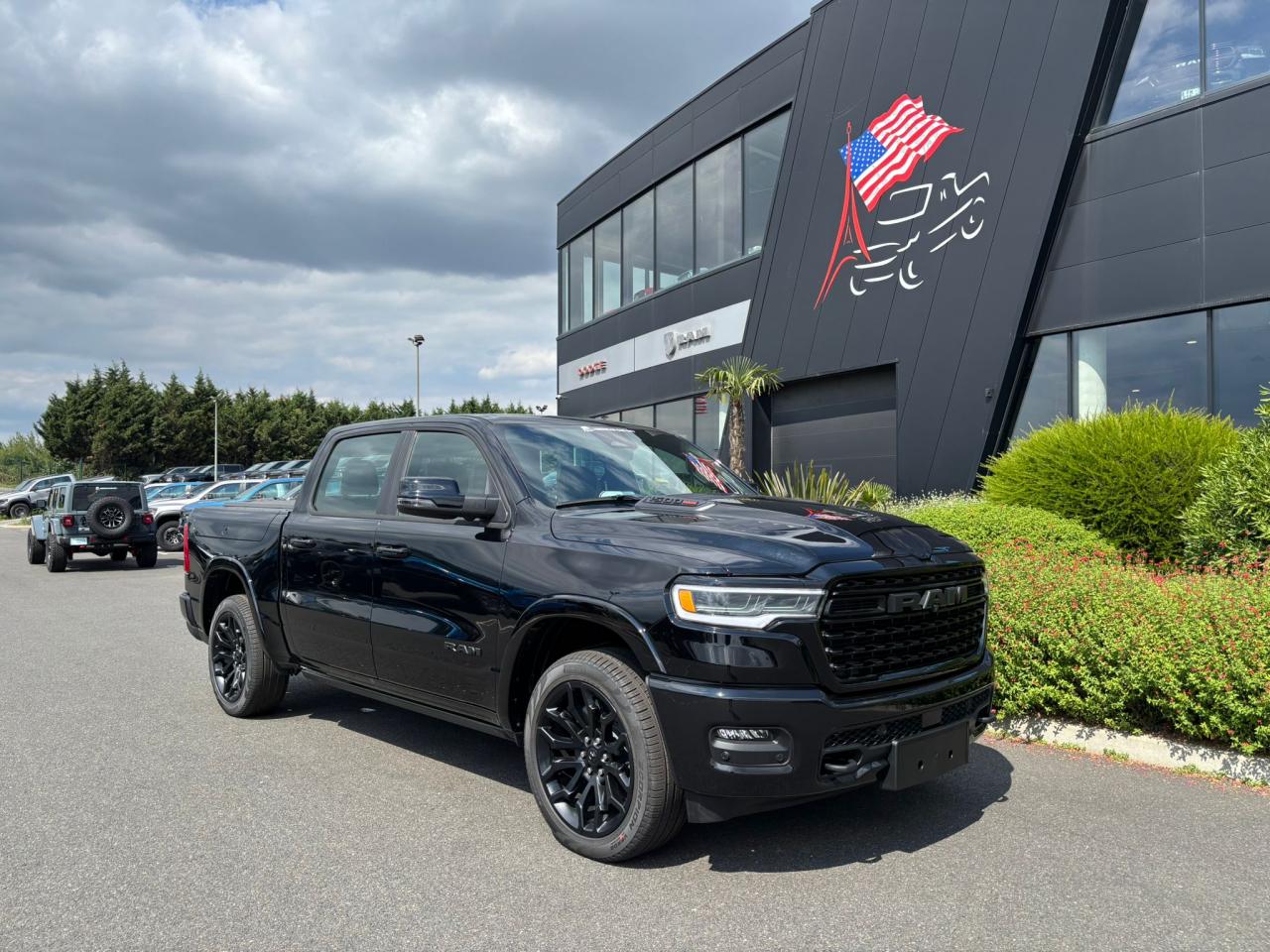 DODGE RAM 1500 CREW LIMITED NIGHT EDITION RAMBOX 2025