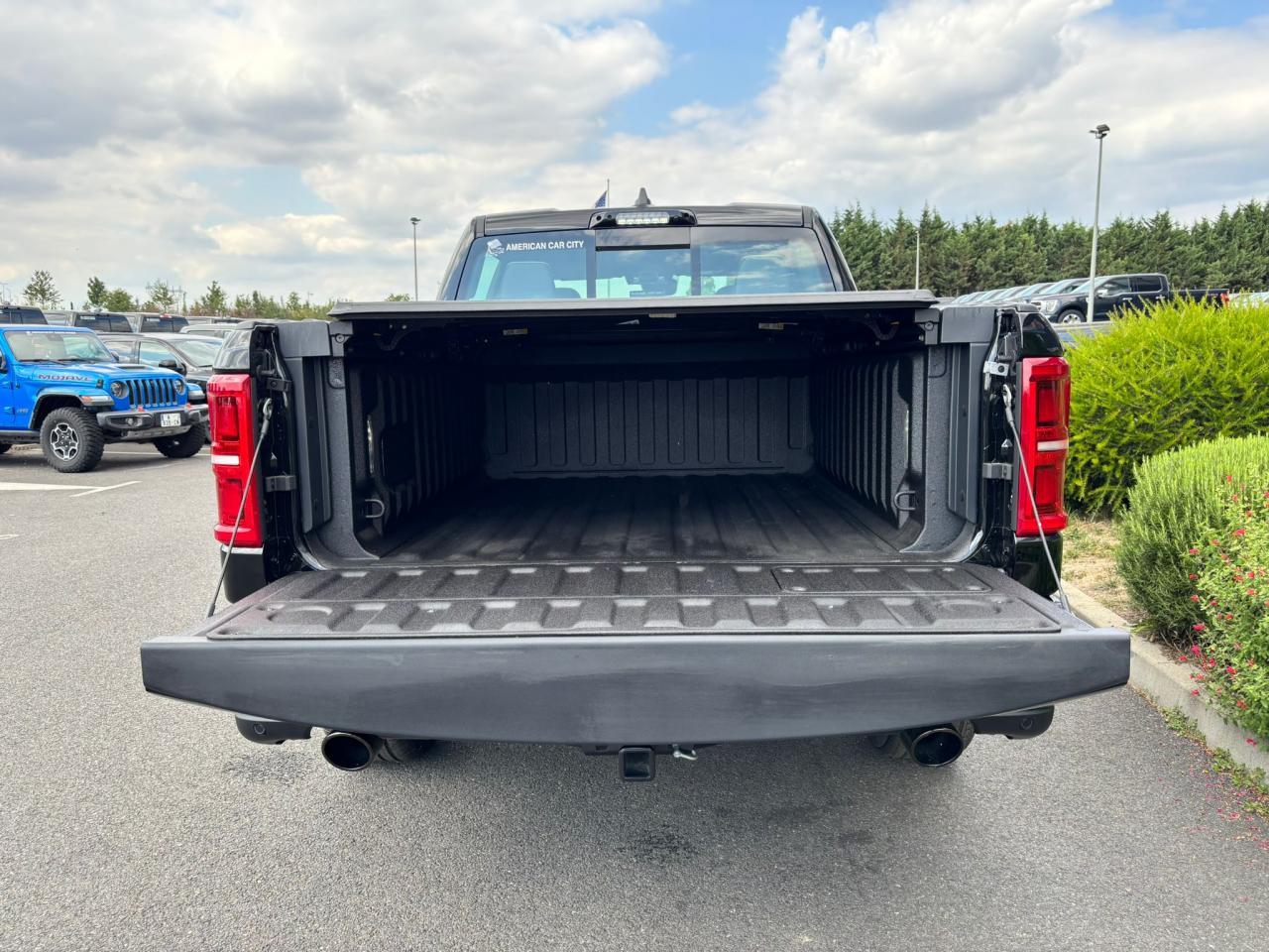 DODGE RAM 1500 CREW LIMITED NIGHT EDITION RAMBOX 2025