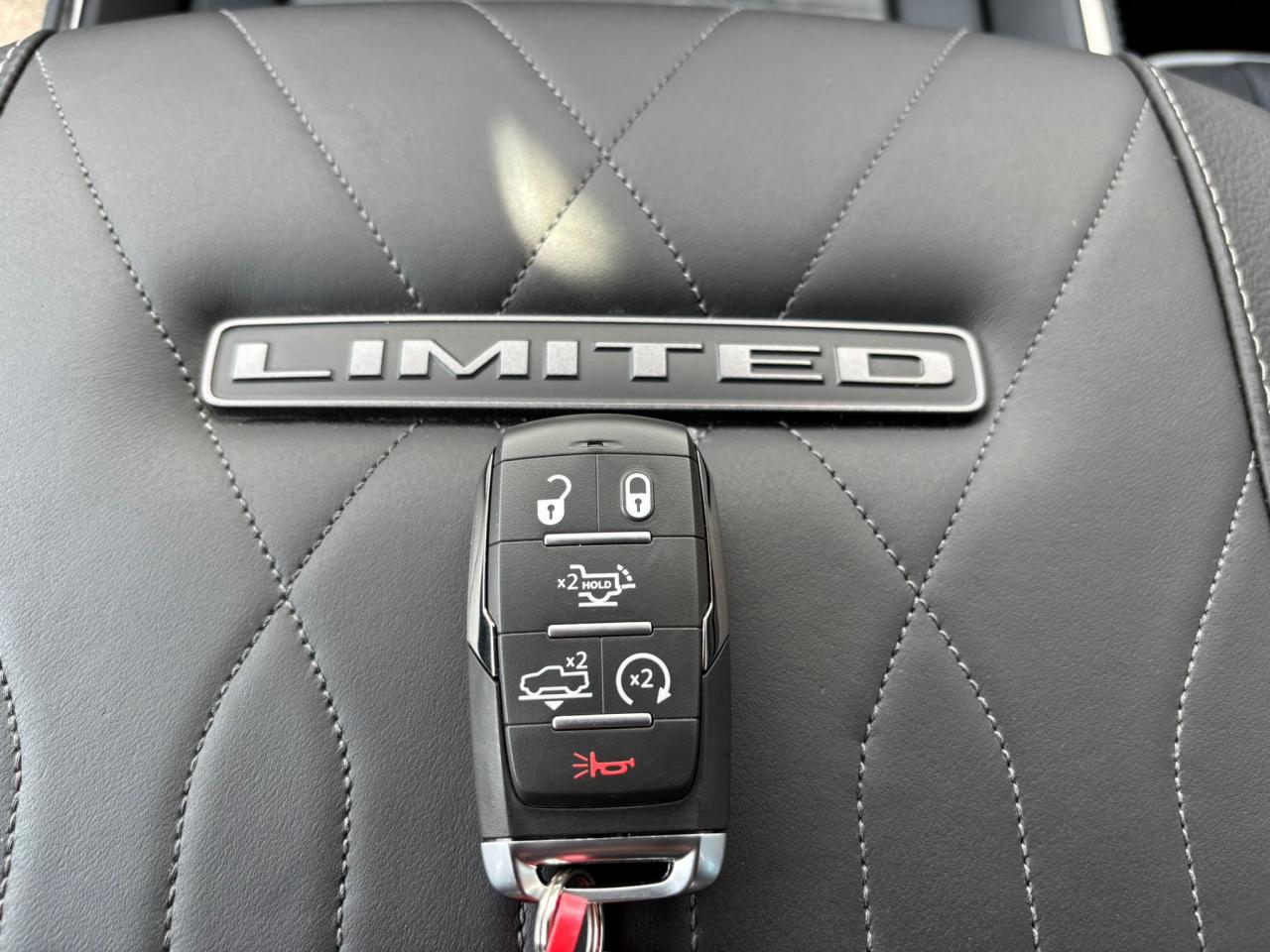 DODGE RAM 1500 CREW LIMITED NIGHT EDITION RAMBOX 2025