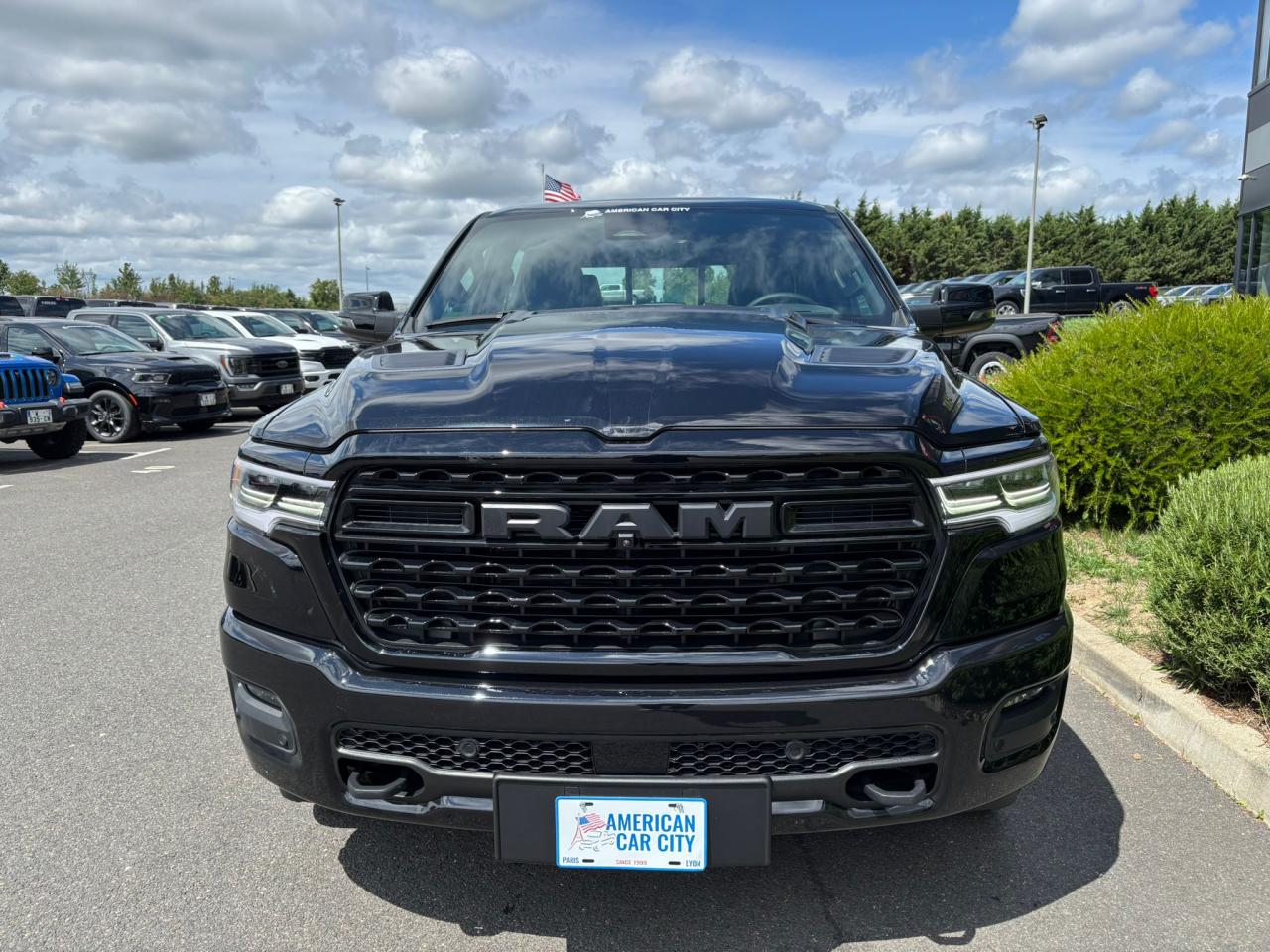 DODGE RAM 1500 CREW LIMITED NIGHT EDITION RAMBOX 2025