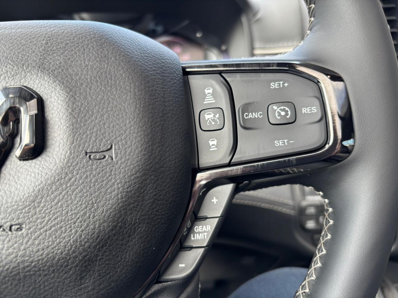 DODGE RAM 1500 CREW LIMITED NIGHT EDITION RAMBOX 2025