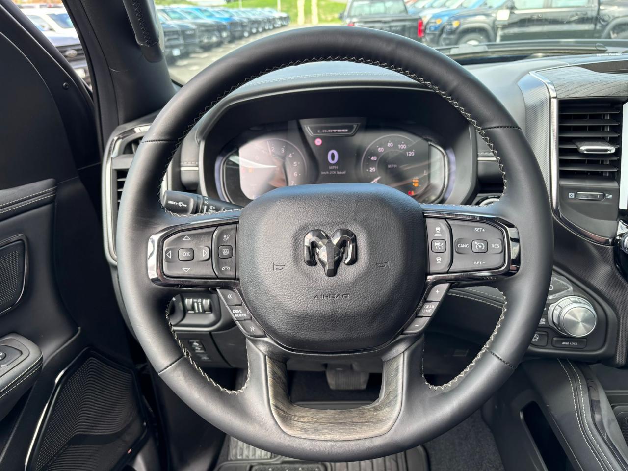 DODGE RAM 1500 CREW LIMITED NIGHT EDITION RAMBOX 2025