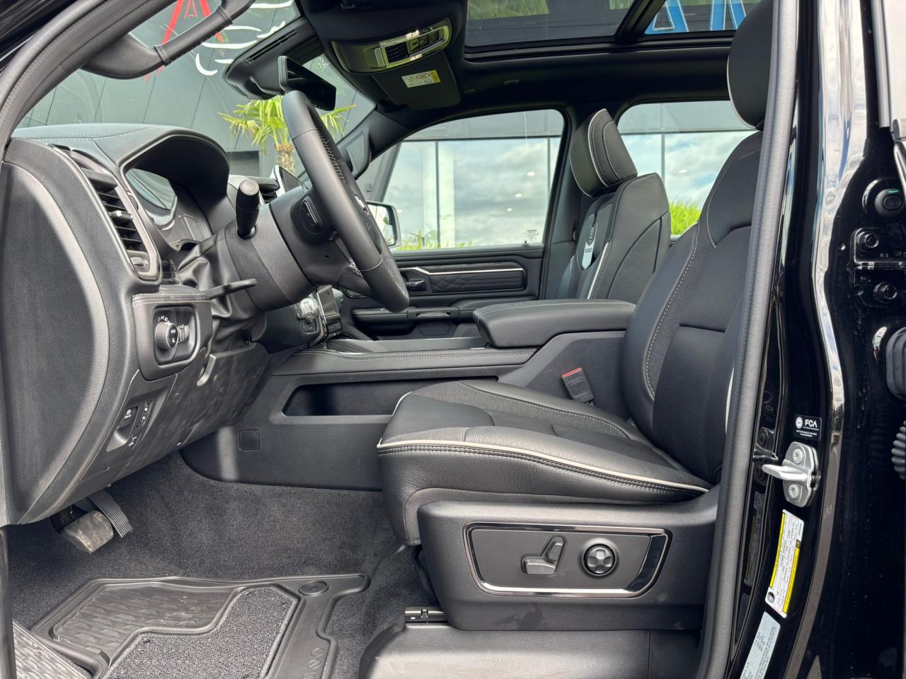 DODGE RAM 1500 CREW LIMITED NIGHT EDITION RAMBOX 2025