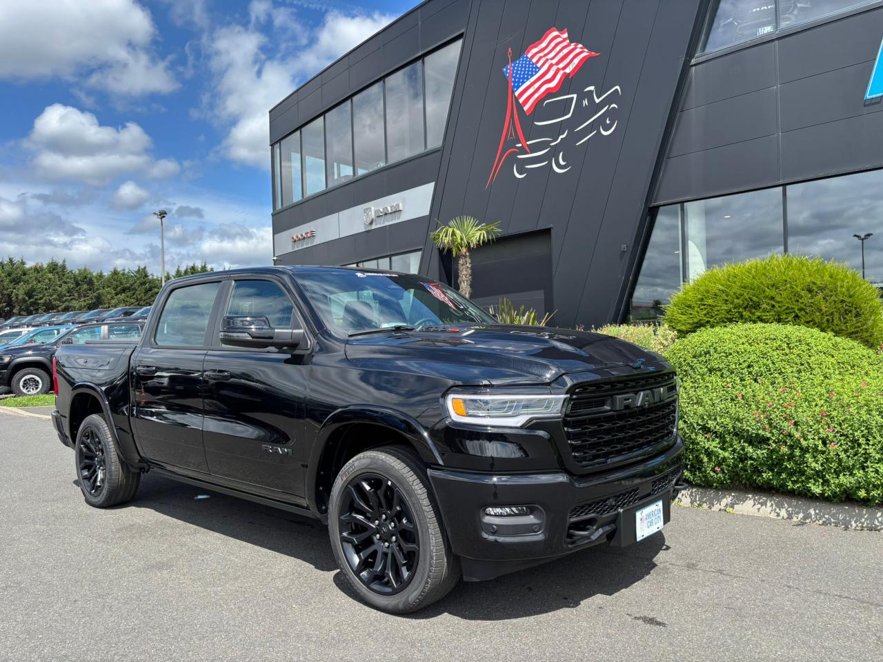 DODGE RAM 1500 CREW LIMITED NIGHT EDITION RAMBOX 2025