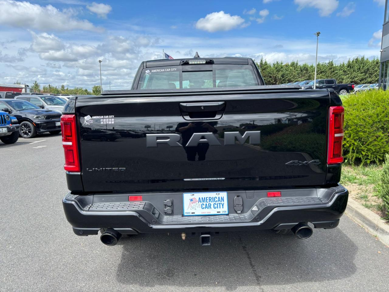 DODGE RAM 1500 CREW LIMITED NIGHT EDITION RAMBOX 2025