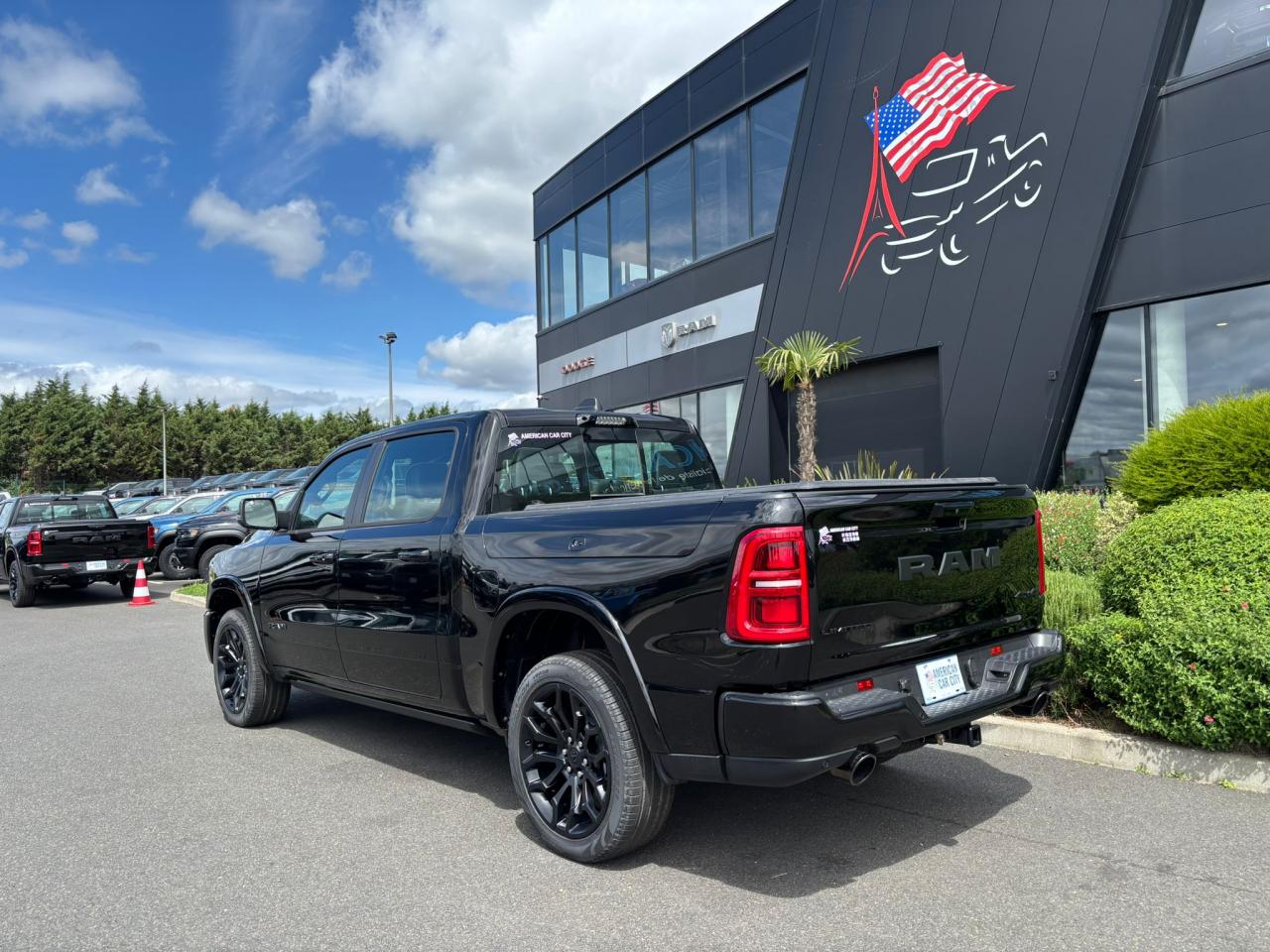 DODGE RAM 1500 CREW LIMITED NIGHT EDITION RAMBOX 2025