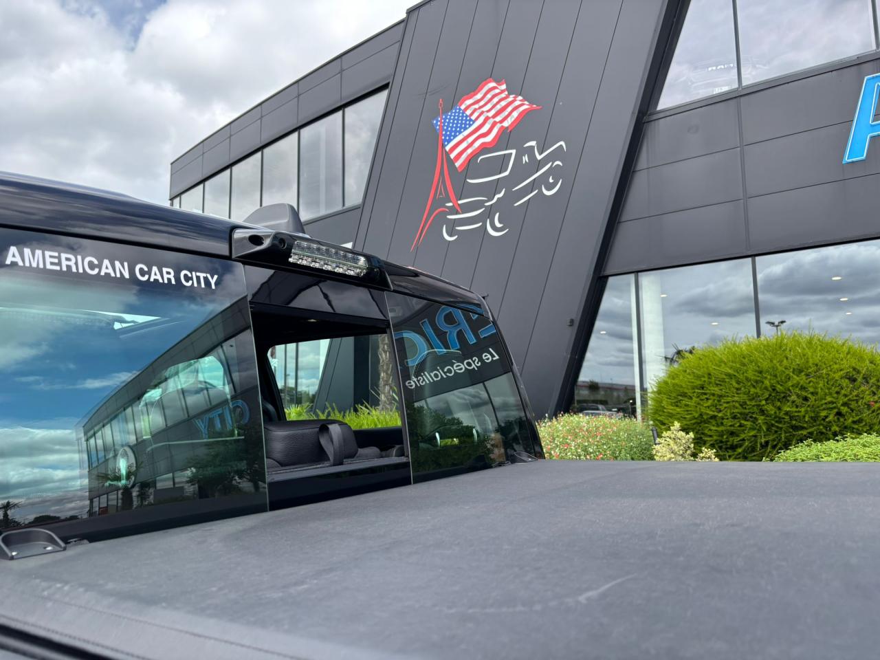 DODGE RAM 1500 CREW LIMITED NIGHT EDITION RAMBOX 2025