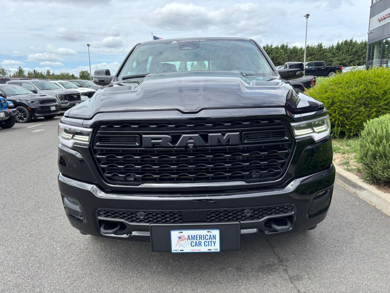 DODGE RAM 1500 CREW LIMITED NIGHT EDITION RAMBOX 2025