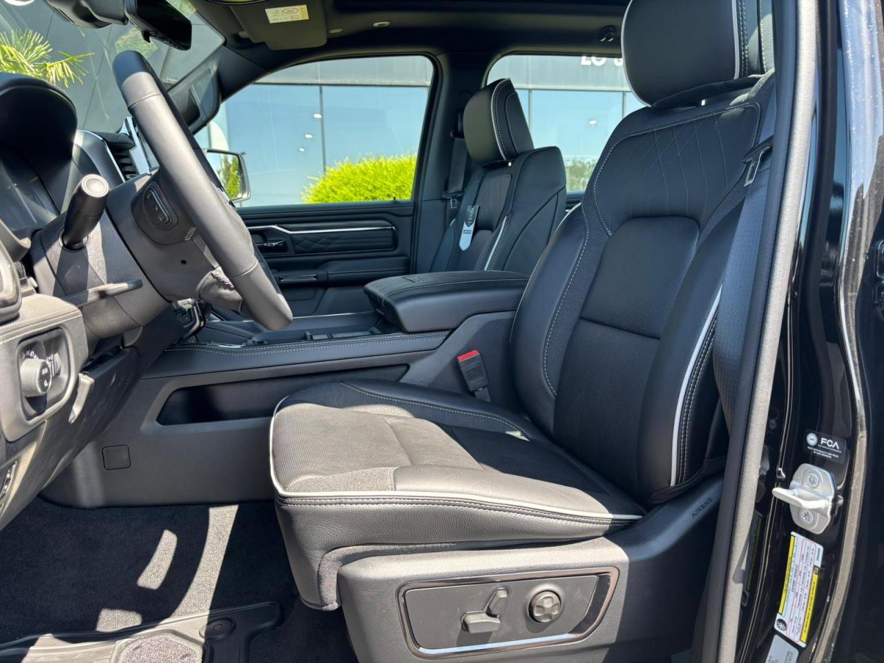 DODGE RAM 1500 CREW LIMITED NIGHT EDITION RAMBOX