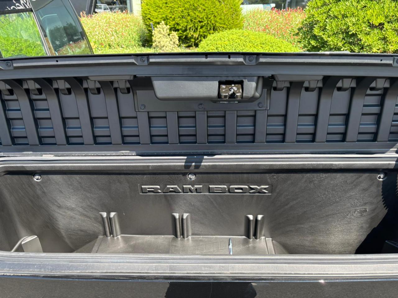DODGE RAM 1500 CREW LIMITED NIGHT EDITION RAMBOX