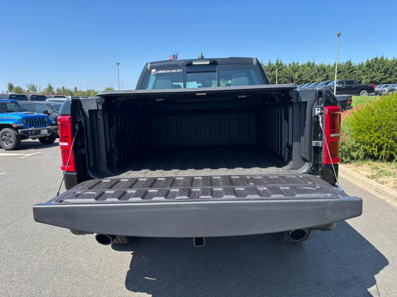 DODGE RAM 1500 CREW LIMITED NIGHT EDITION RAMBOX
