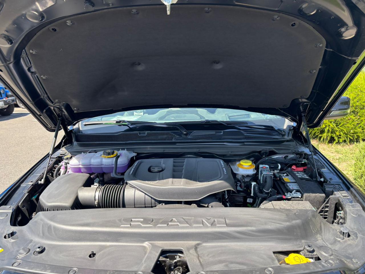 DODGE RAM 1500 CREW LIMITED NIGHT EDITION RAMBOX
