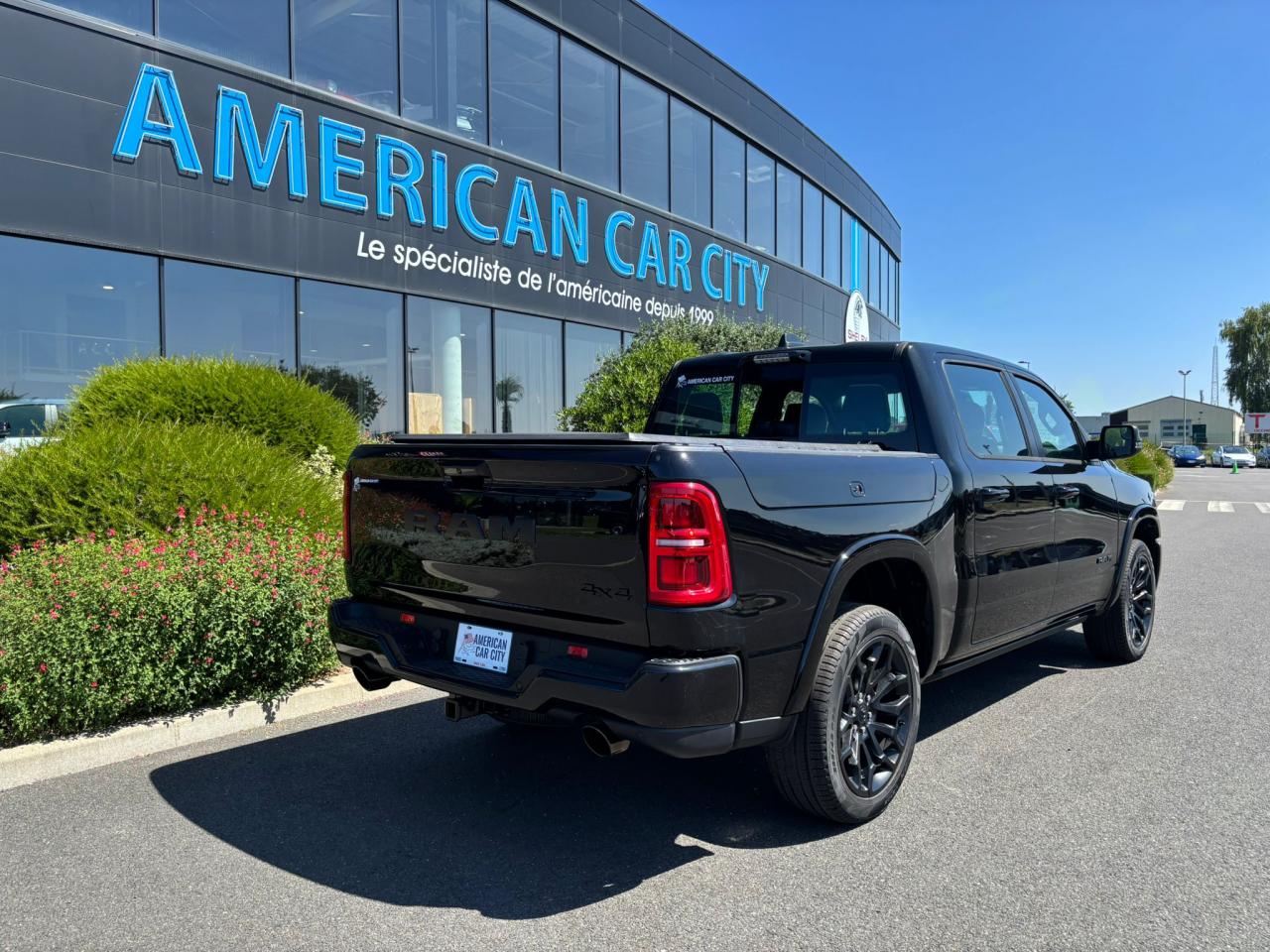 DODGE RAM 1500 CREW LIMITED NIGHT EDITION RAMBOX