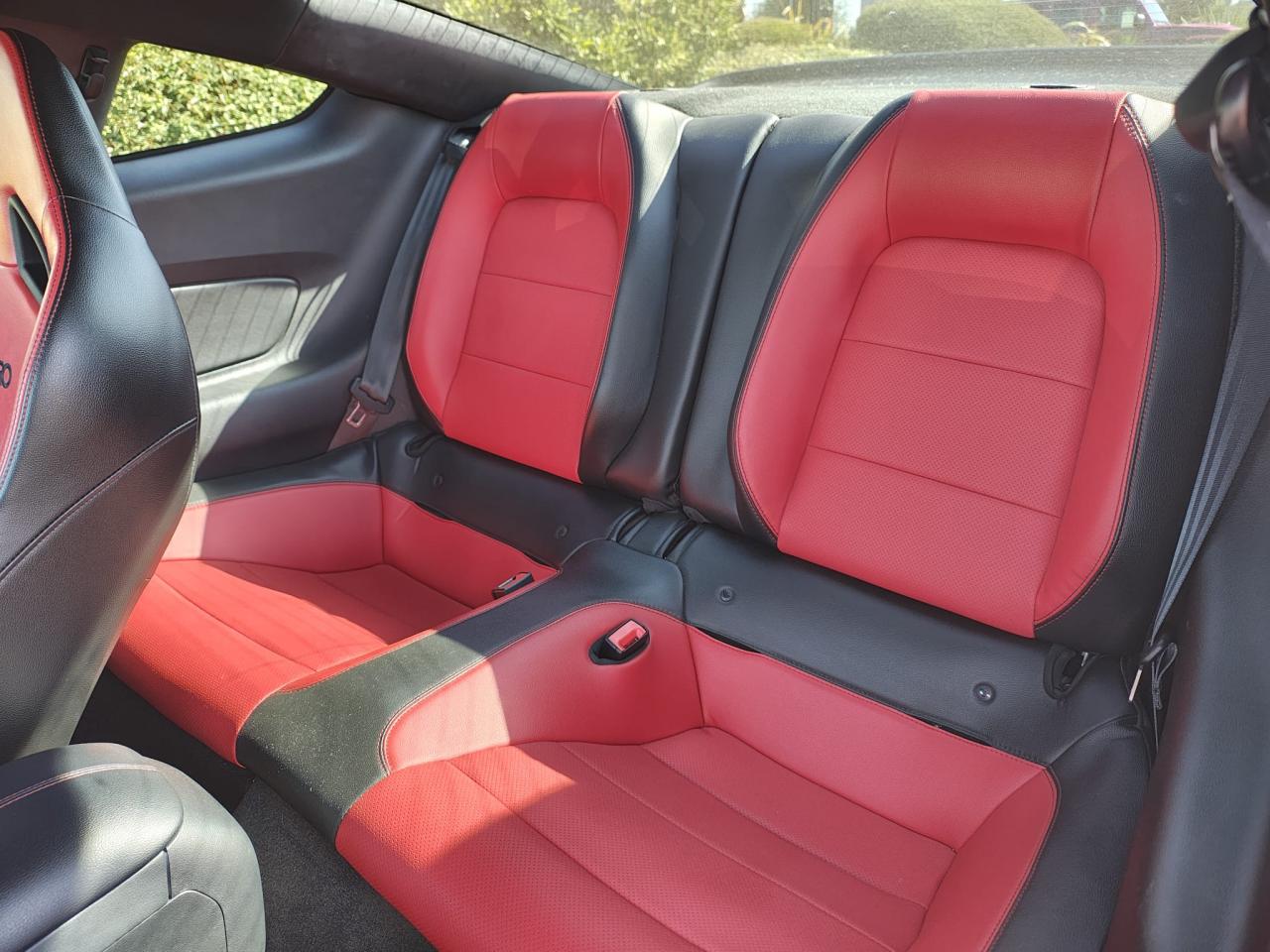 FORD MUSTANG GT FASTBACK V8 5.0L