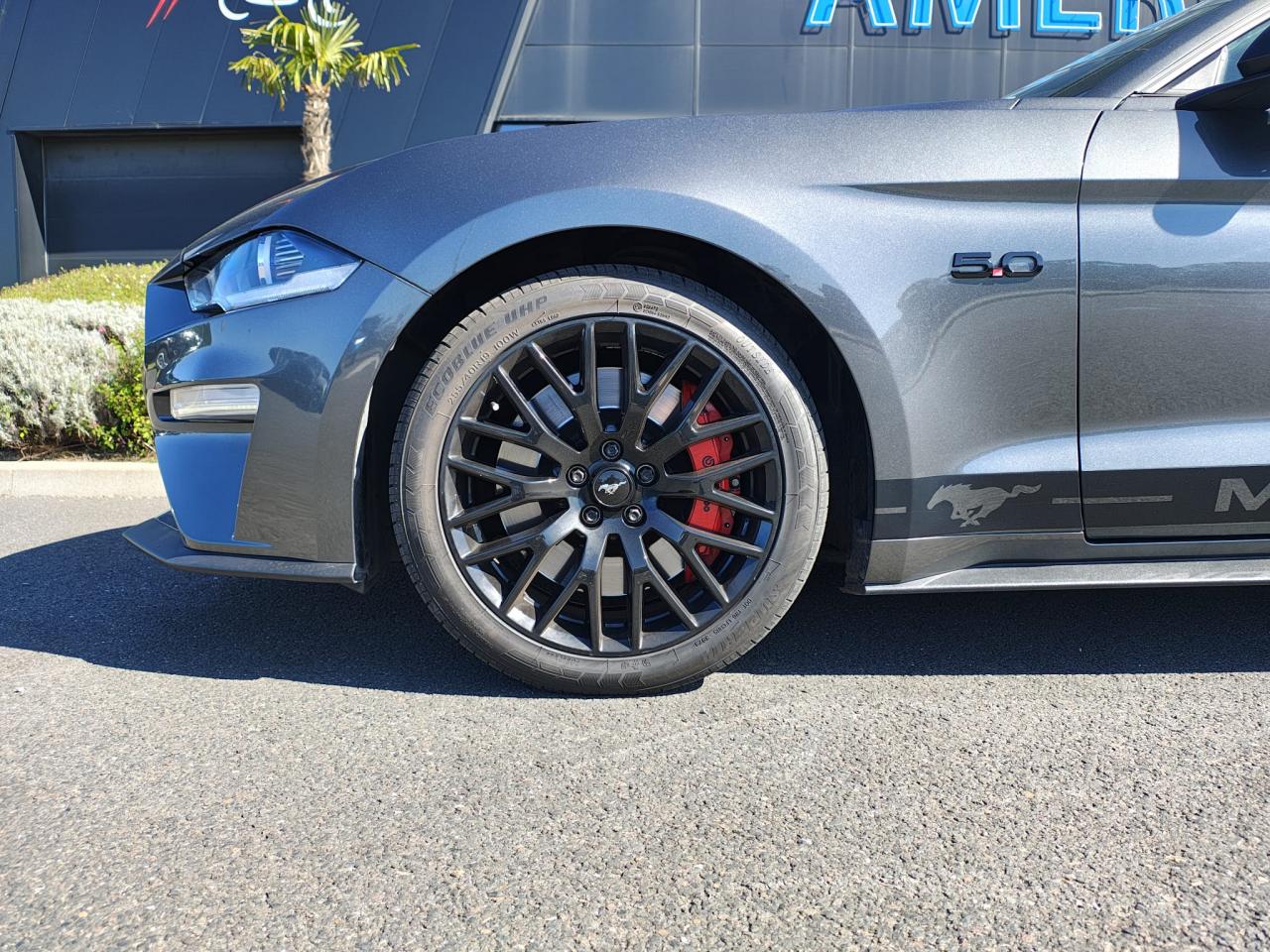 FORD MUSTANG GT FASTBACK V8 5.0L