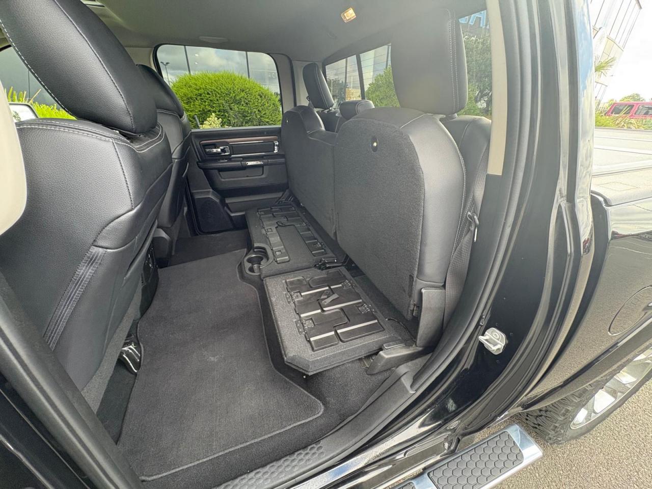 DODGE RAM 1500 CREW LARAMIE CLASSIC