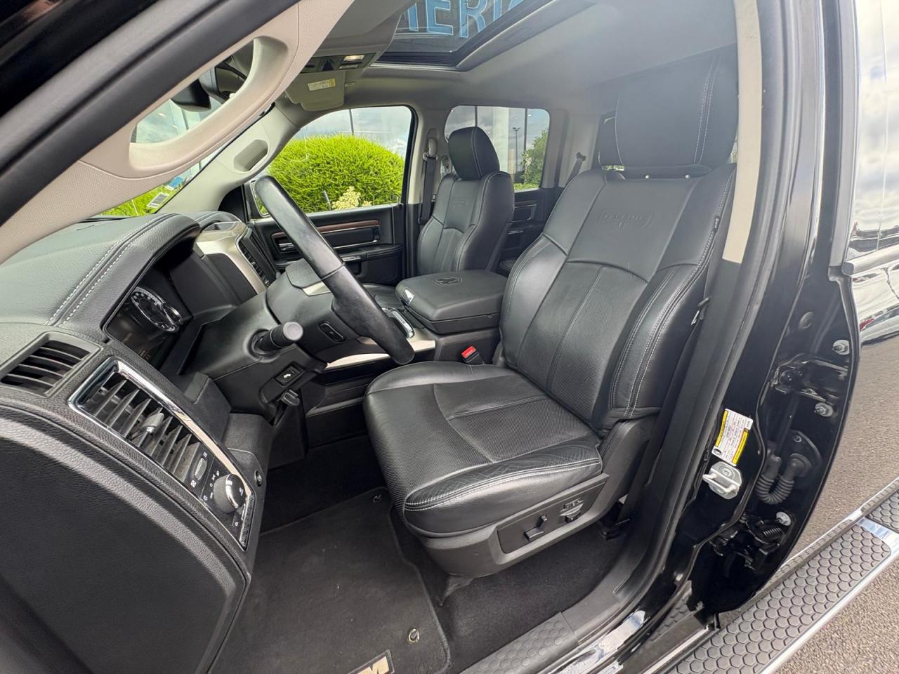 DODGE RAM 1500 CREW LARAMIE CLASSIC