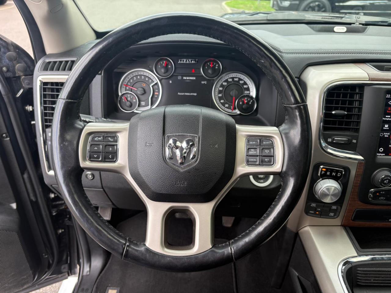 DODGE RAM 1500 CREW LARAMIE CLASSIC