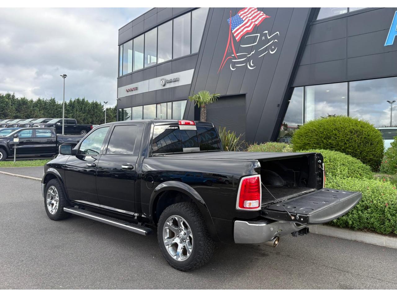 DODGE RAM 1500 CREW LARAMIE CLASSIC