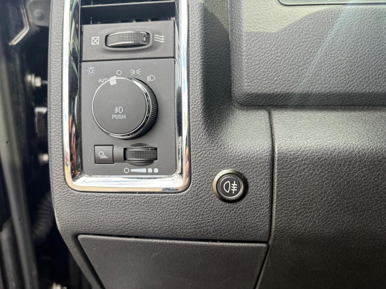 DODGE RAM 1500 CREW LARAMIE CLASSIC