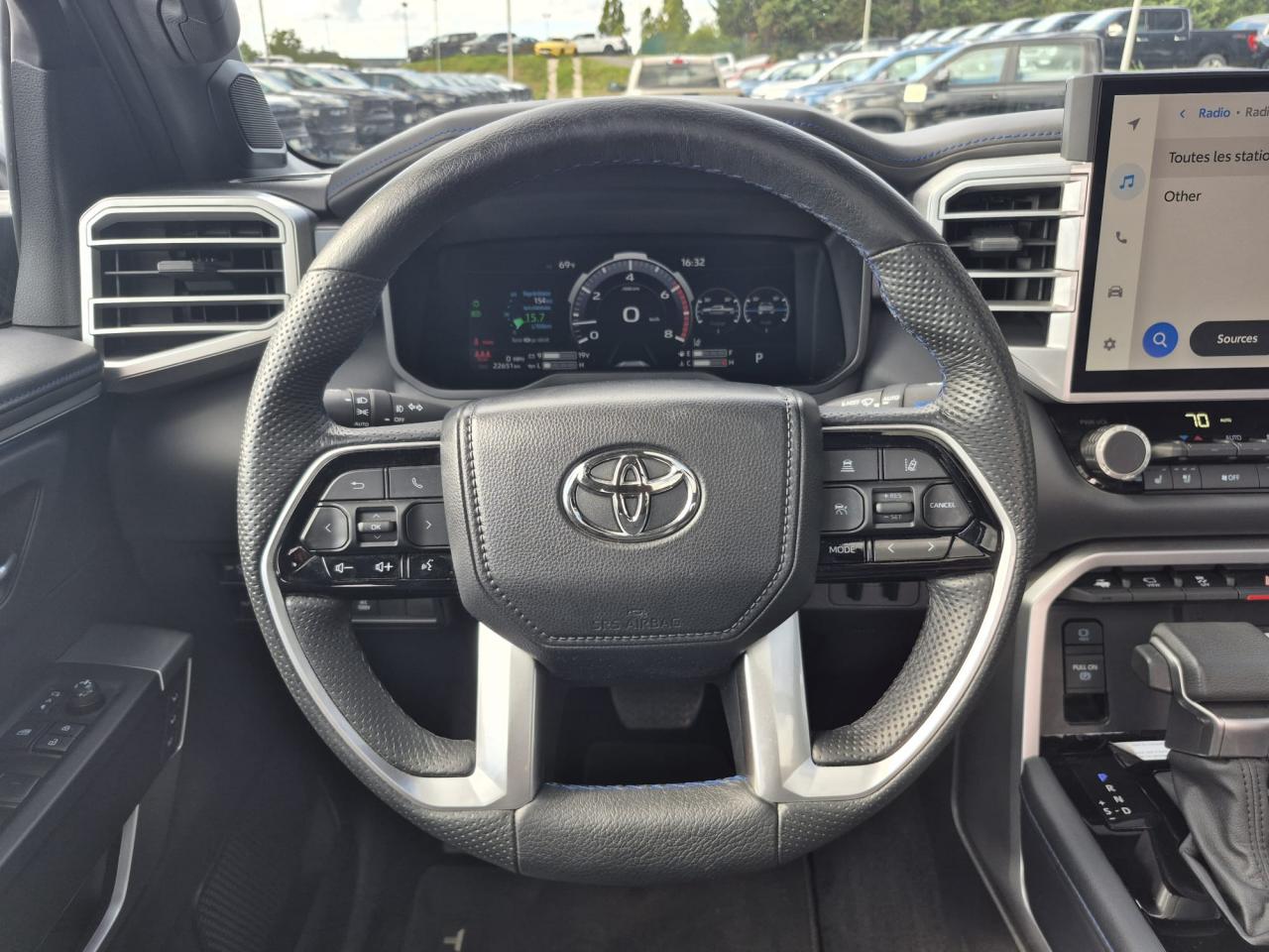 TOYOTA TUNDRA Crewmax PLATINUM