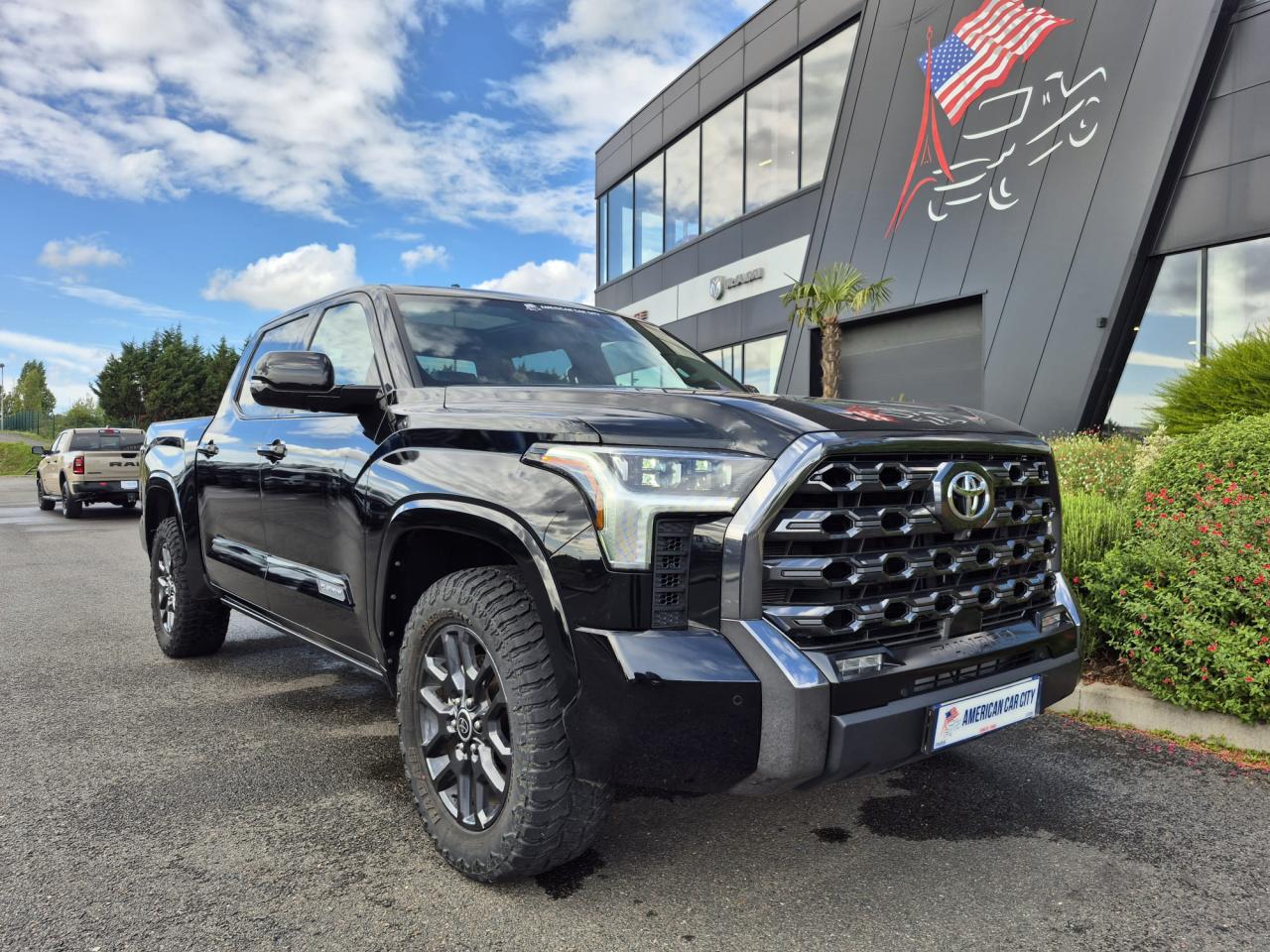 TOYOTA TUNDRA Crewmax PLATINUM