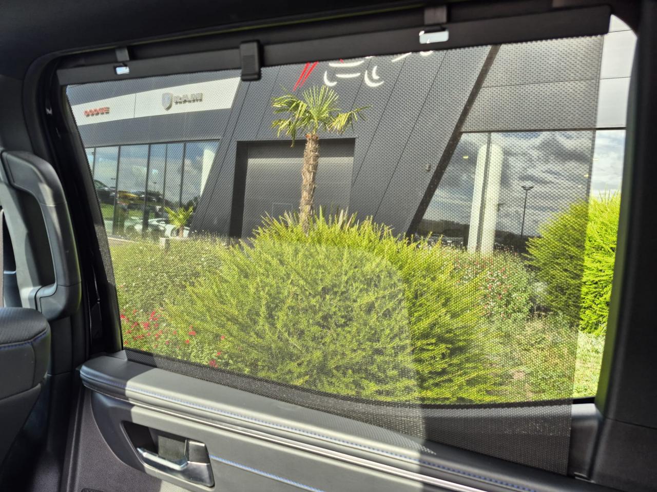 TOYOTA TUNDRA Crewmax PLATINUM