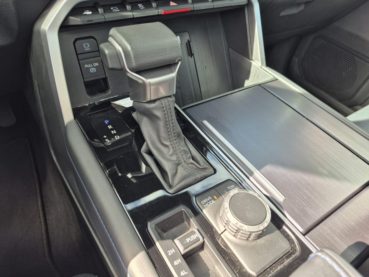 TOYOTA TUNDRA Crewmax PLATINUM