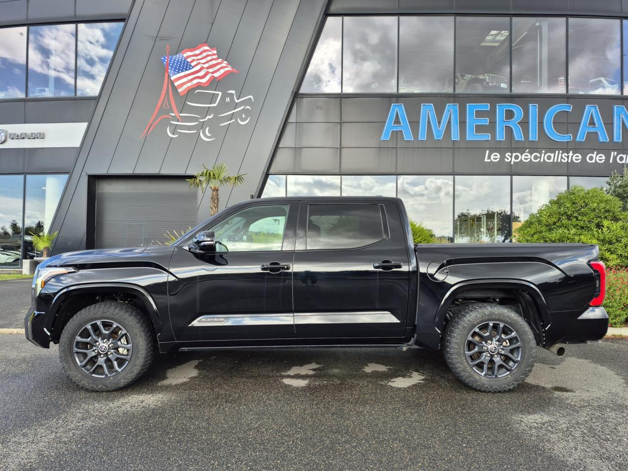 TOYOTA TUNDRA Crewmax PLATINUM