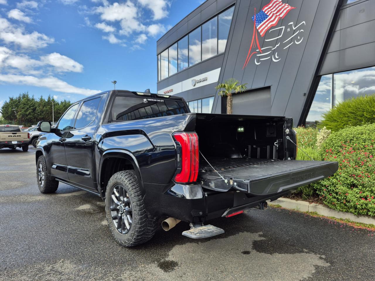 TOYOTA TUNDRA Crewmax PLATINUM