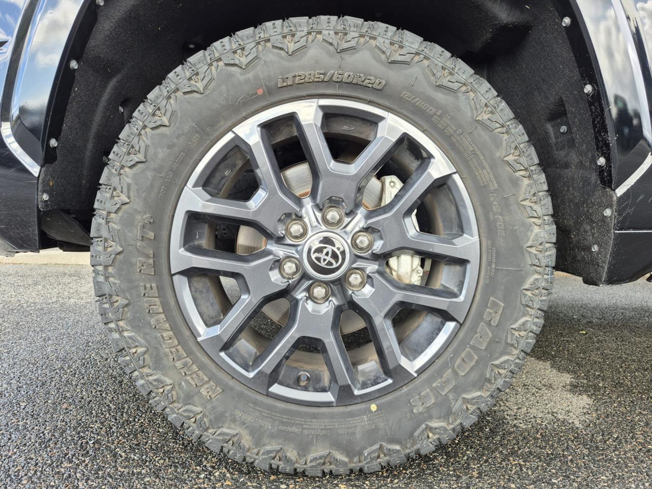 TOYOTA TUNDRA Crewmax PLATINUM