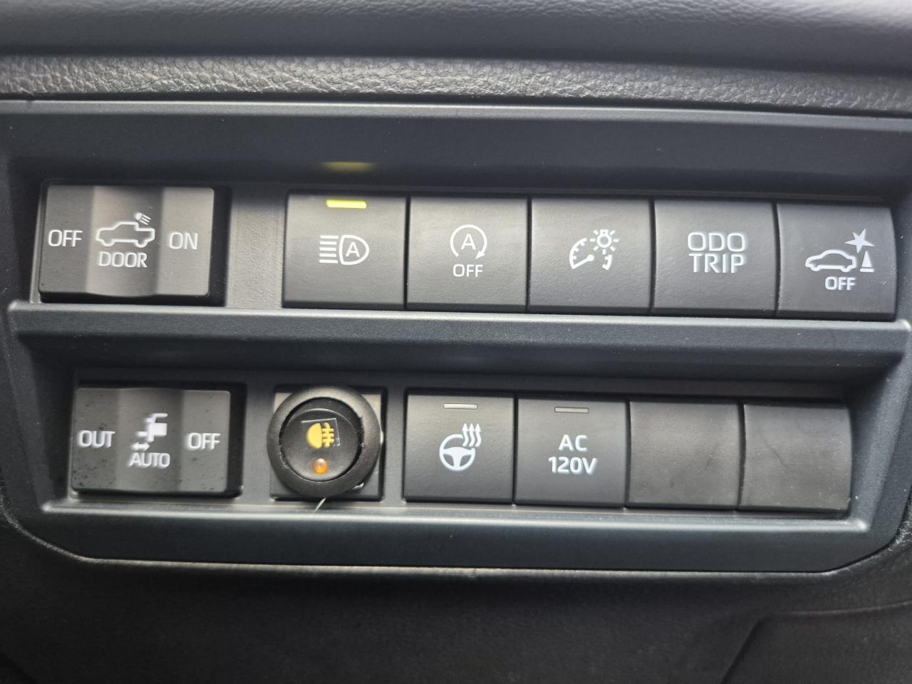 TOYOTA TUNDRA Crewmax PLATINUM