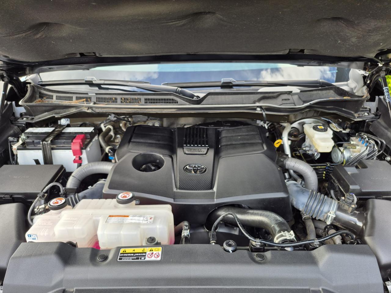 TOYOTA TUNDRA Crewmax PLATINUM