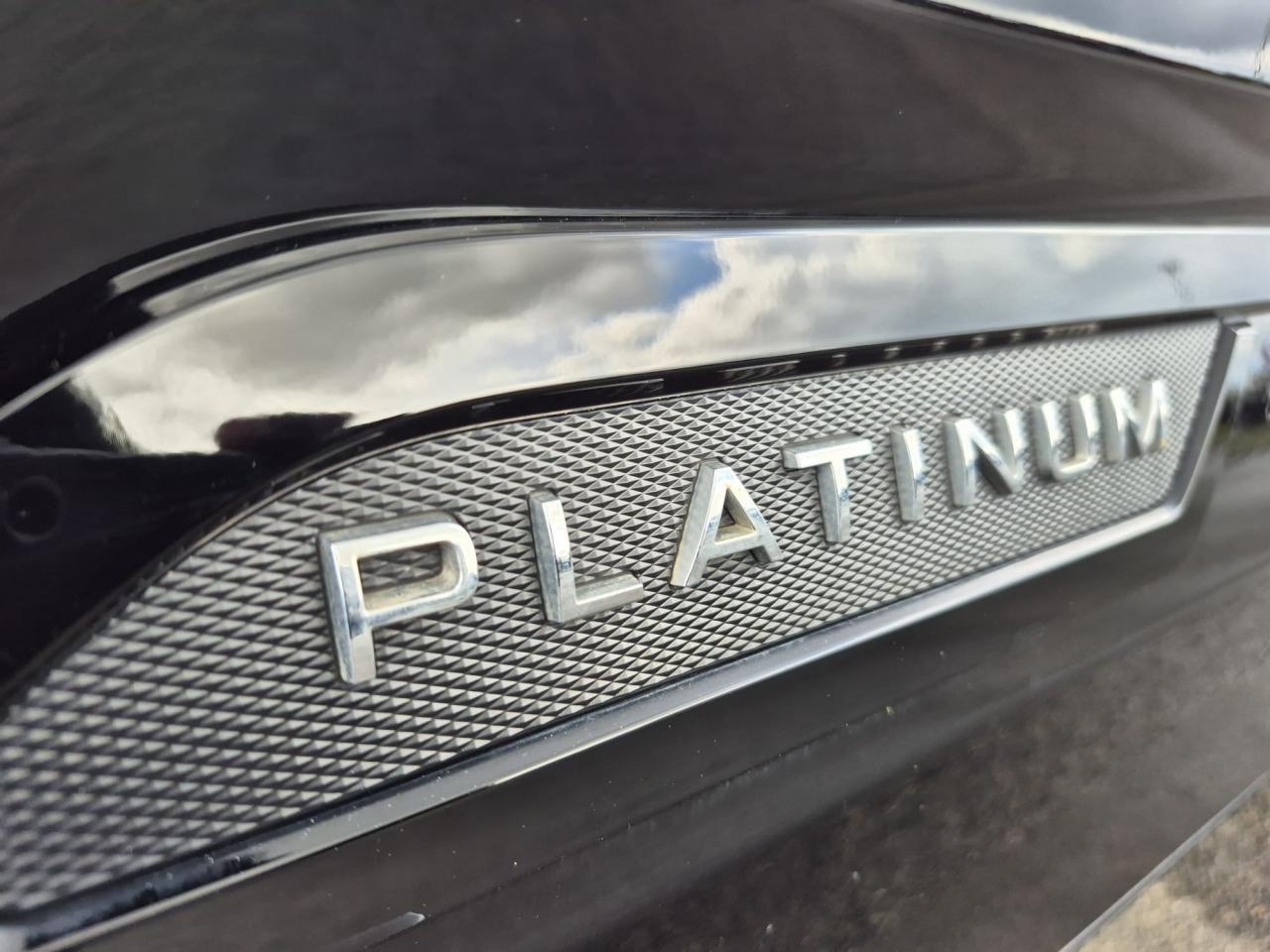 TOYOTA TUNDRA Crewmax PLATINUM