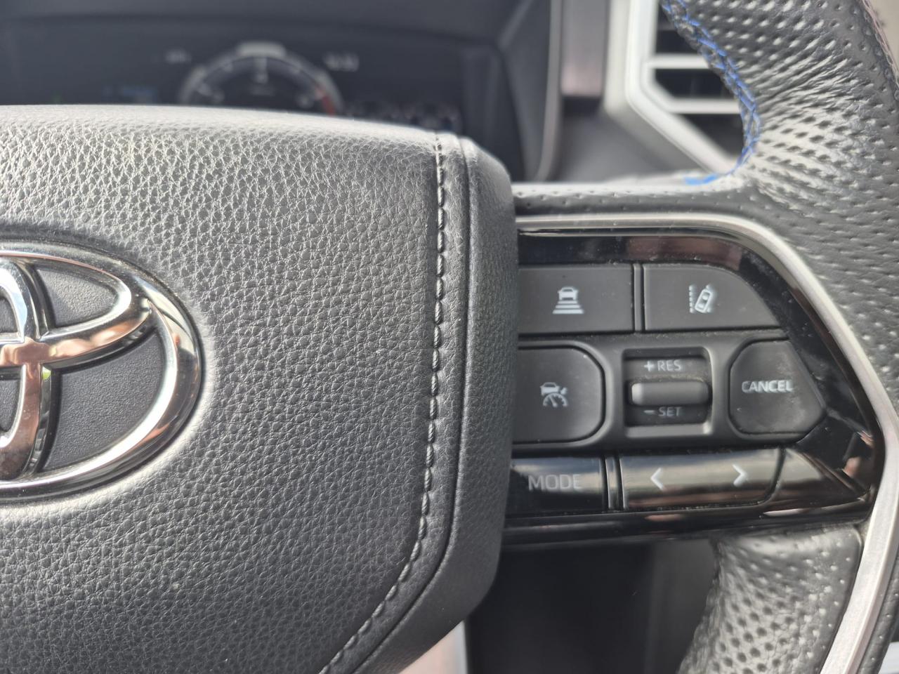 TOYOTA TUNDRA Crewmax PLATINUM