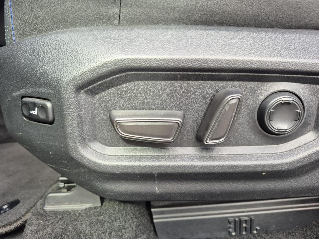 TOYOTA TUNDRA Crewmax PLATINUM