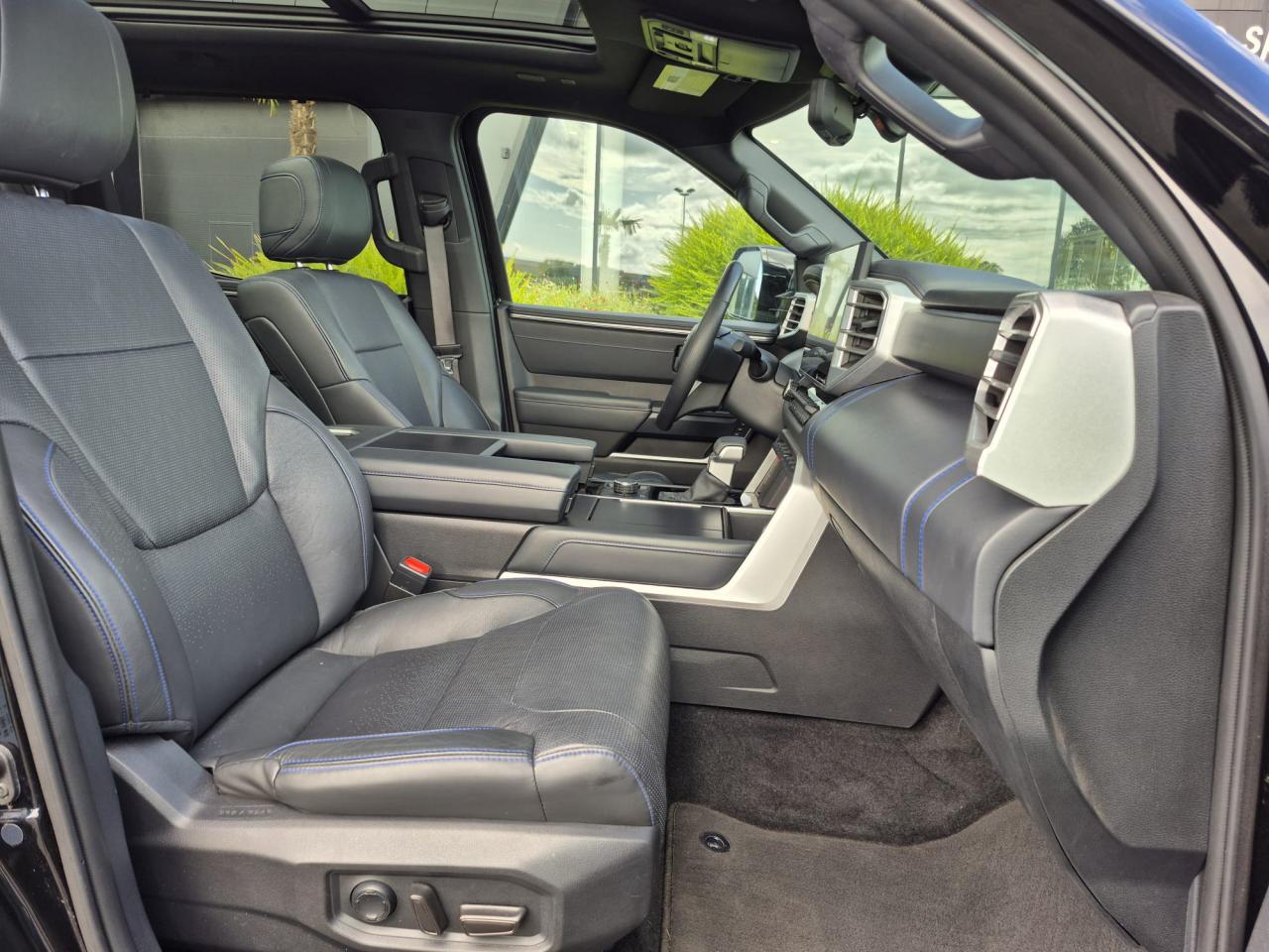 TOYOTA TUNDRA Crewmax PLATINUM