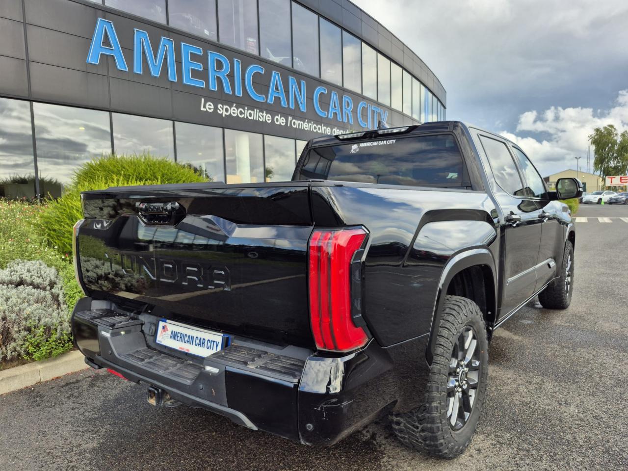 TOYOTA TUNDRA Crewmax PLATINUM