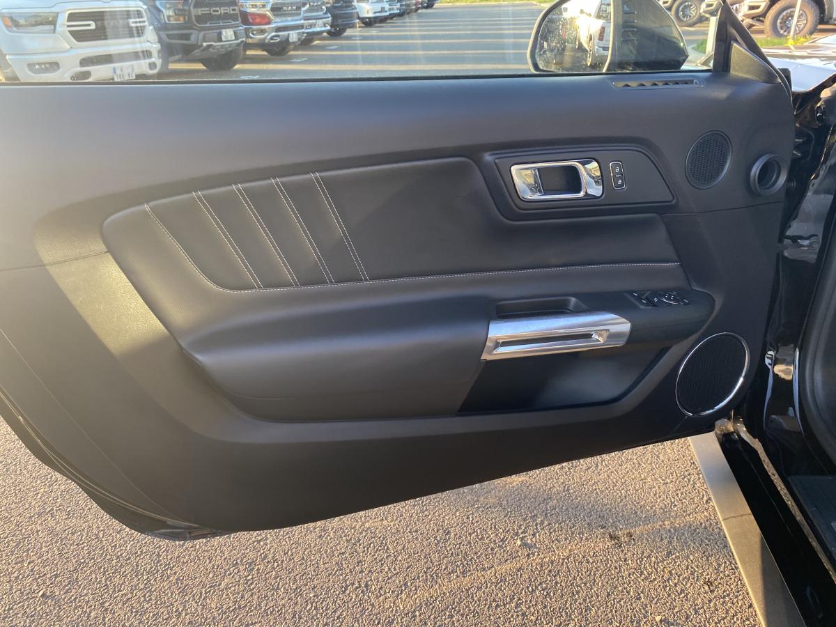 FORD MUSTANG GT FASTBACK V8 5.0L BVM 2016