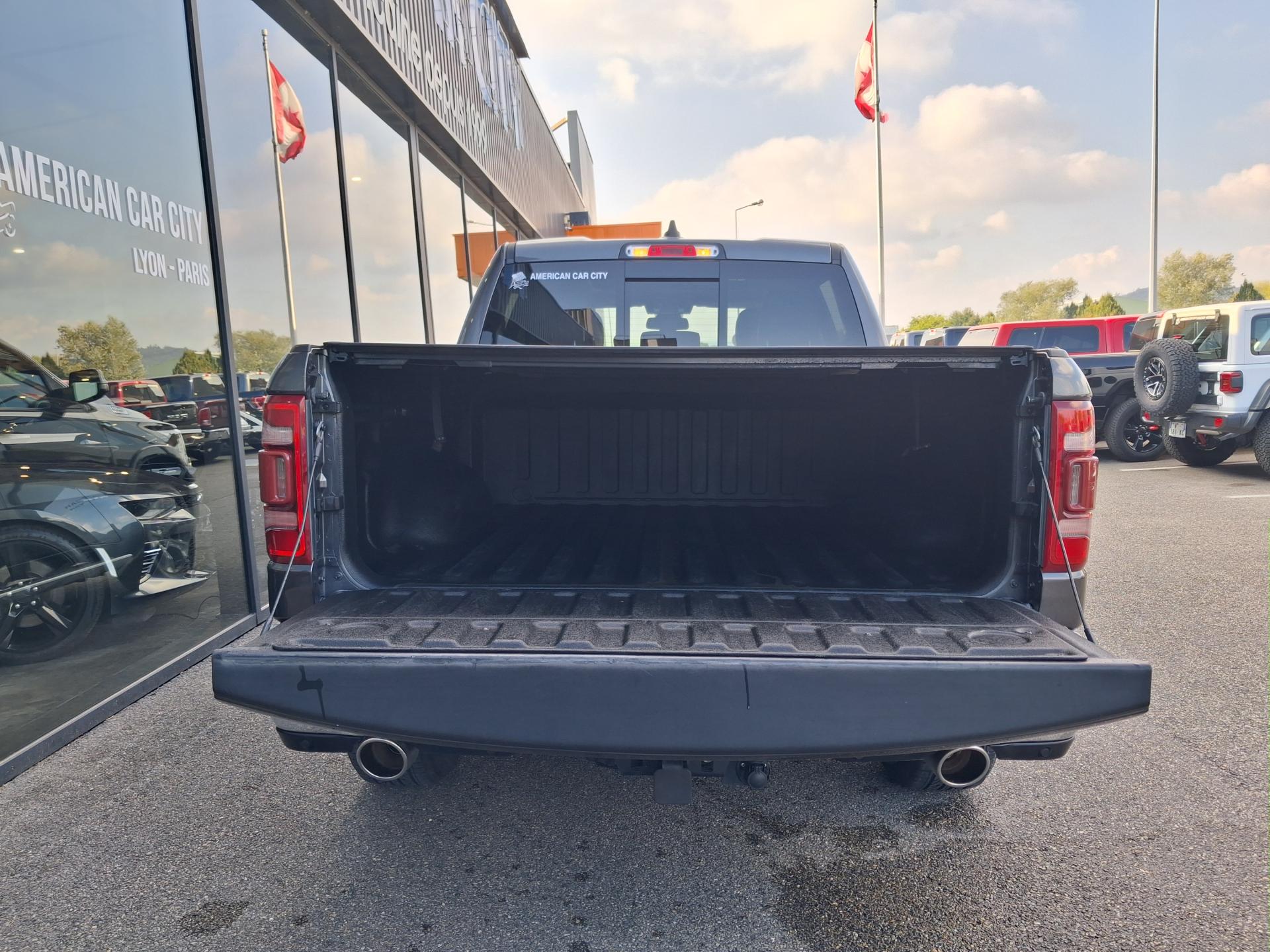 DODGE RAM 1500 CREW LARAMIE - AIR SUSPENSION