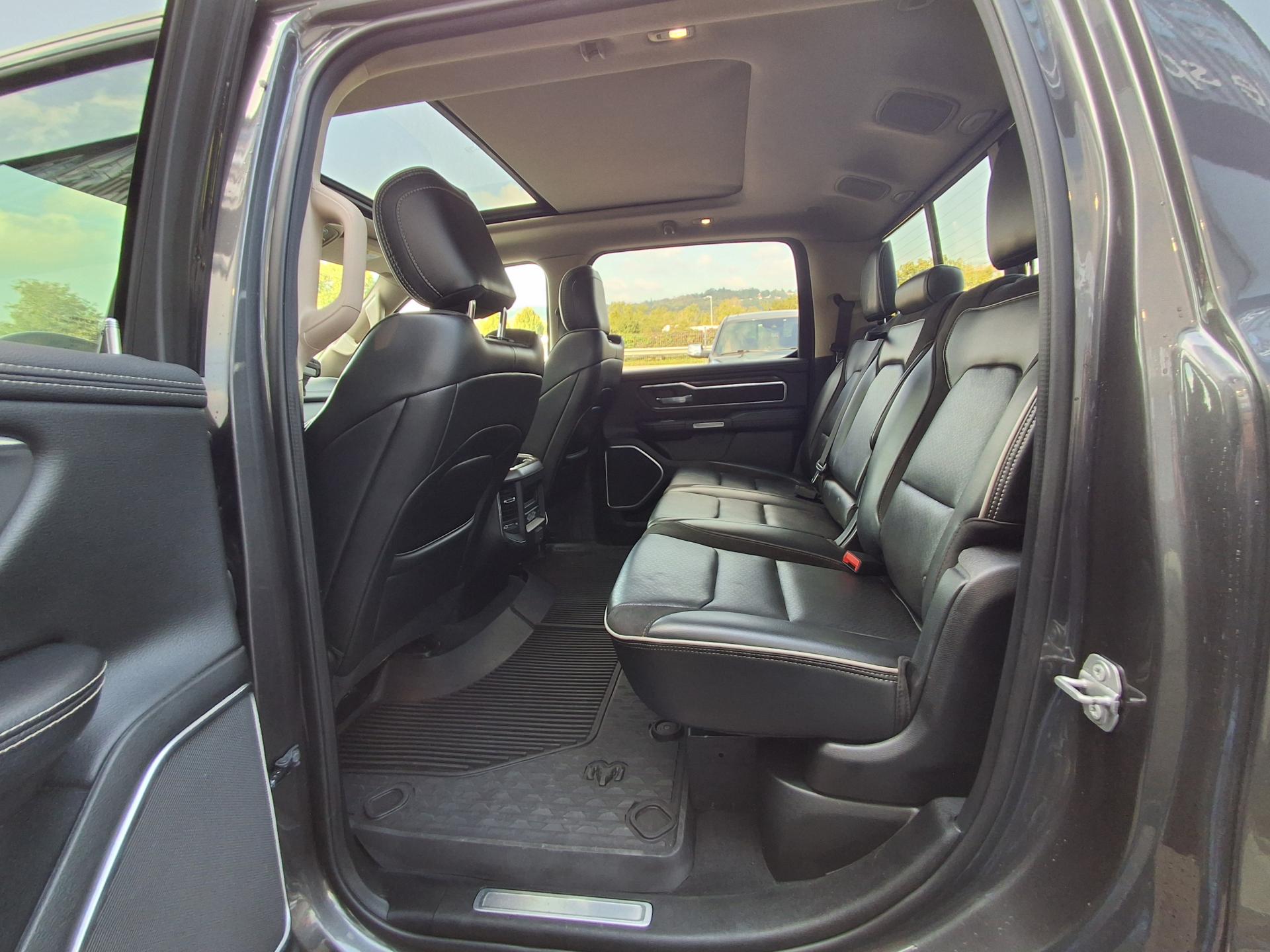 DODGE RAM 1500 CREW LARAMIE - AIR SUSPENSION