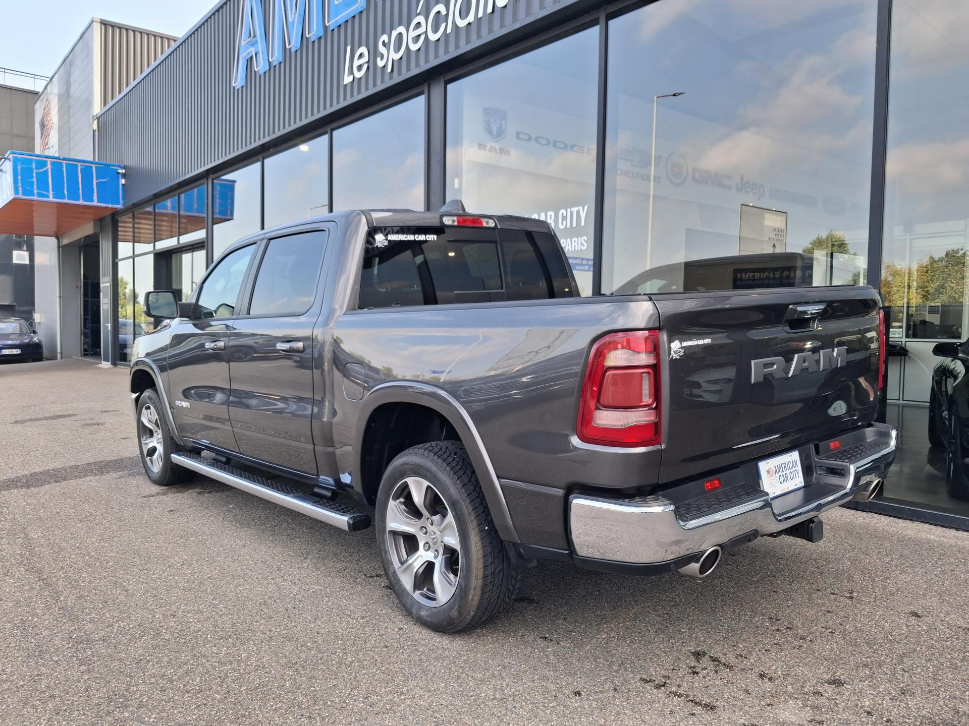DODGE RAM 1500 CREW LARAMIE - AIR SUSPENSION