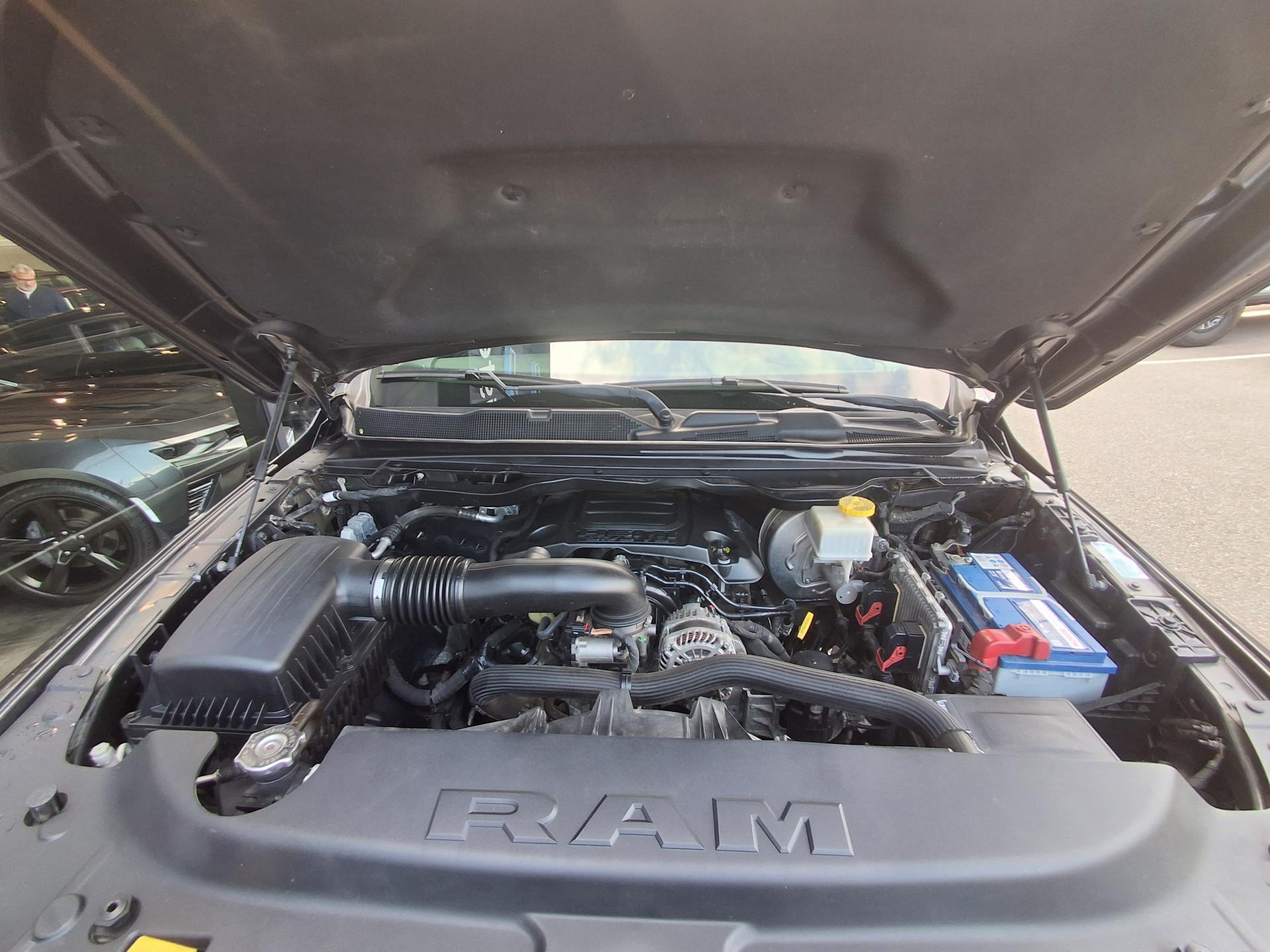 DODGE RAM 1500 CREW LARAMIE - AIR SUSPENSION