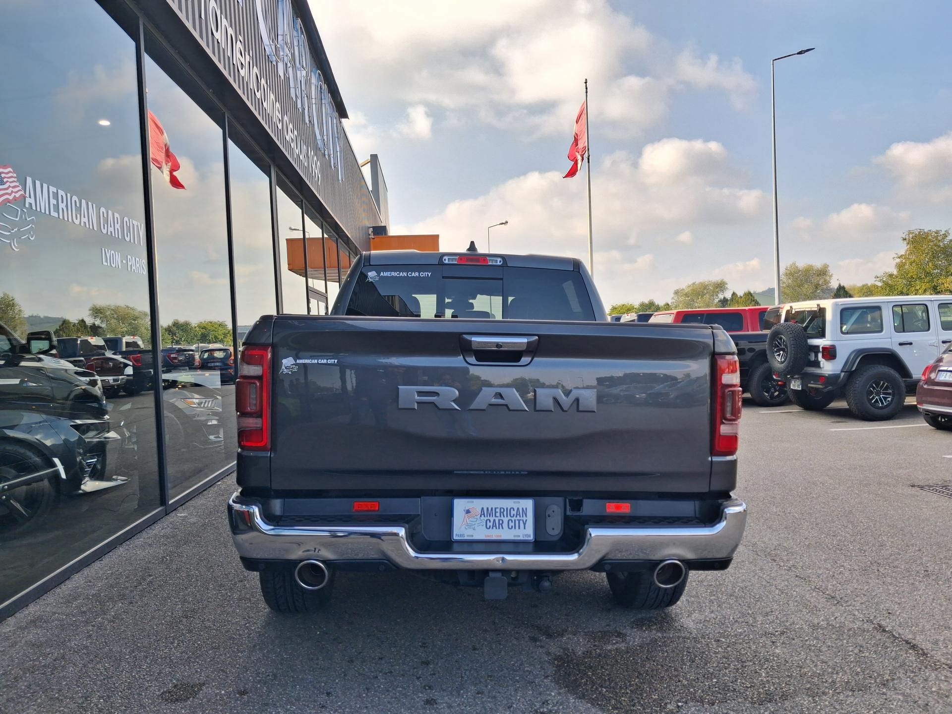 DODGE RAM 1500 CREW LARAMIE - AIR SUSPENSION