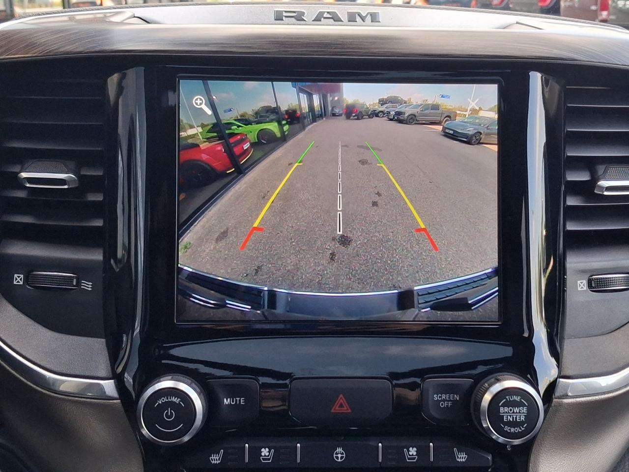 DODGE RAM 1500 CREW LARAMIE - AIR SUSPENSION