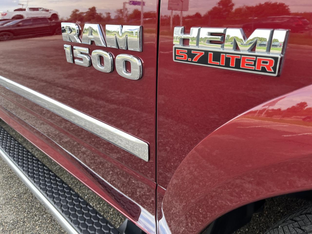 DODGE RAM 1500 CREW CAB LARAMIE AIR 5 PLACES