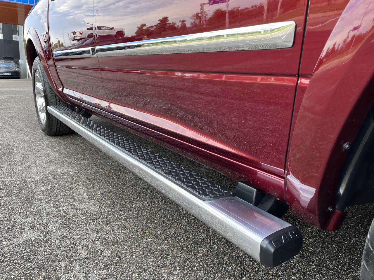 DODGE RAM 1500 CREW CAB LARAMIE AIR 5 PLACES