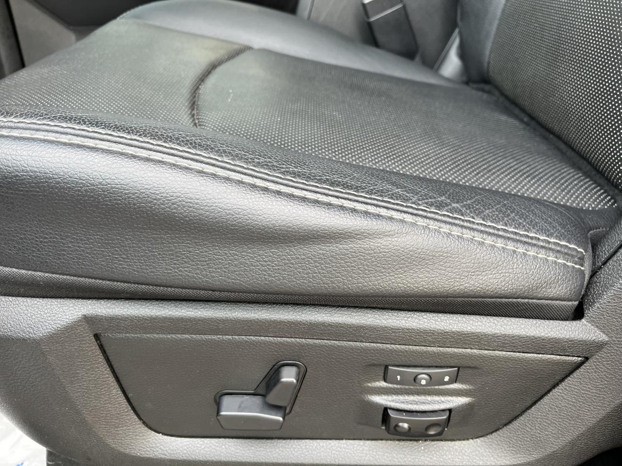 DODGE RAM 1500 CREW CAB LARAMIE AIR 5 PLACES