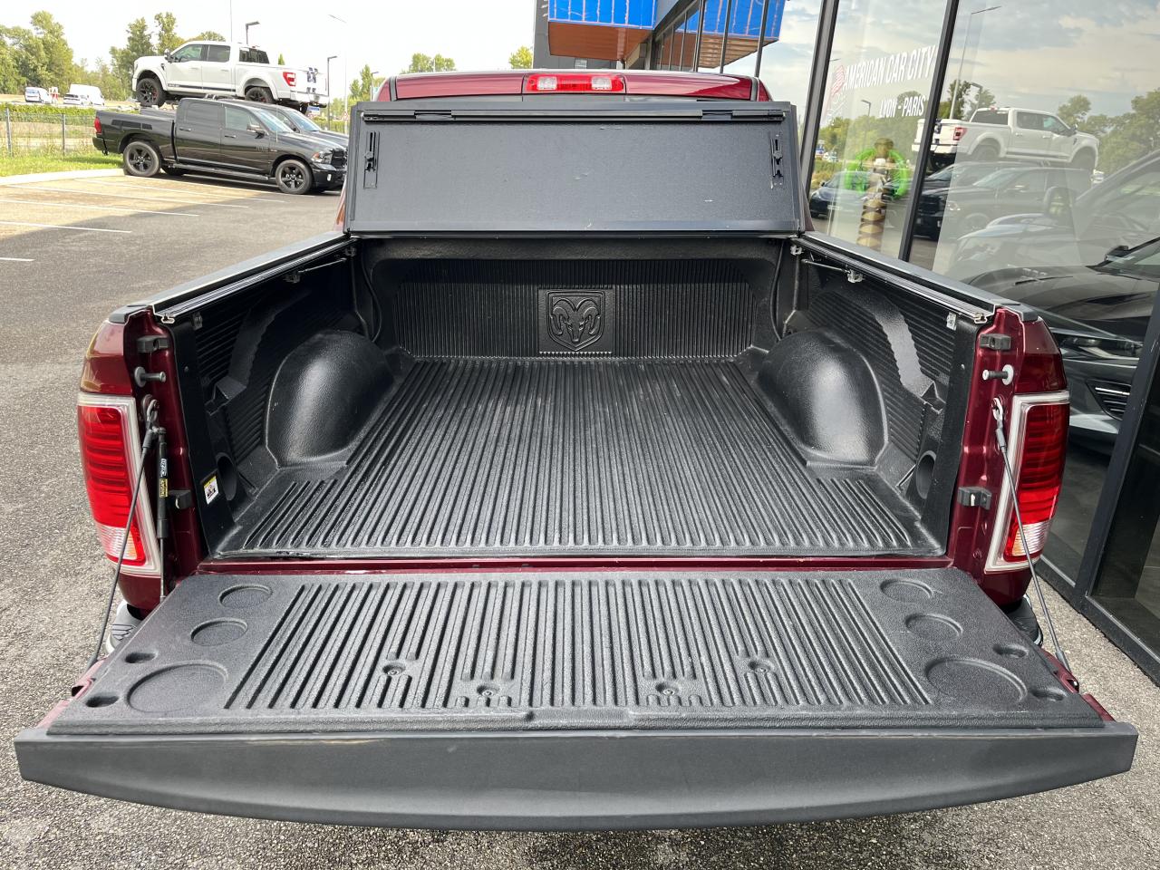 DODGE RAM 1500 CREW CAB LARAMIE AIR 5 PLACES