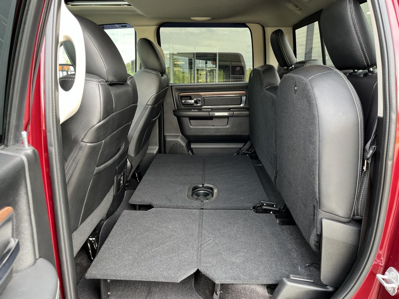 DODGE RAM 1500 CREW CAB LARAMIE AIR 5 PLACES